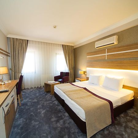 Spilos Hotel Manisa Exteriör bild