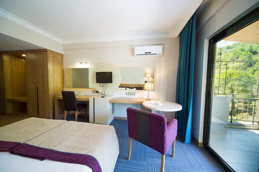 Spilos Hotel Manisa Exteriör bild