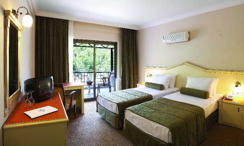 Spilos Hotel Manisa Exteriör bild