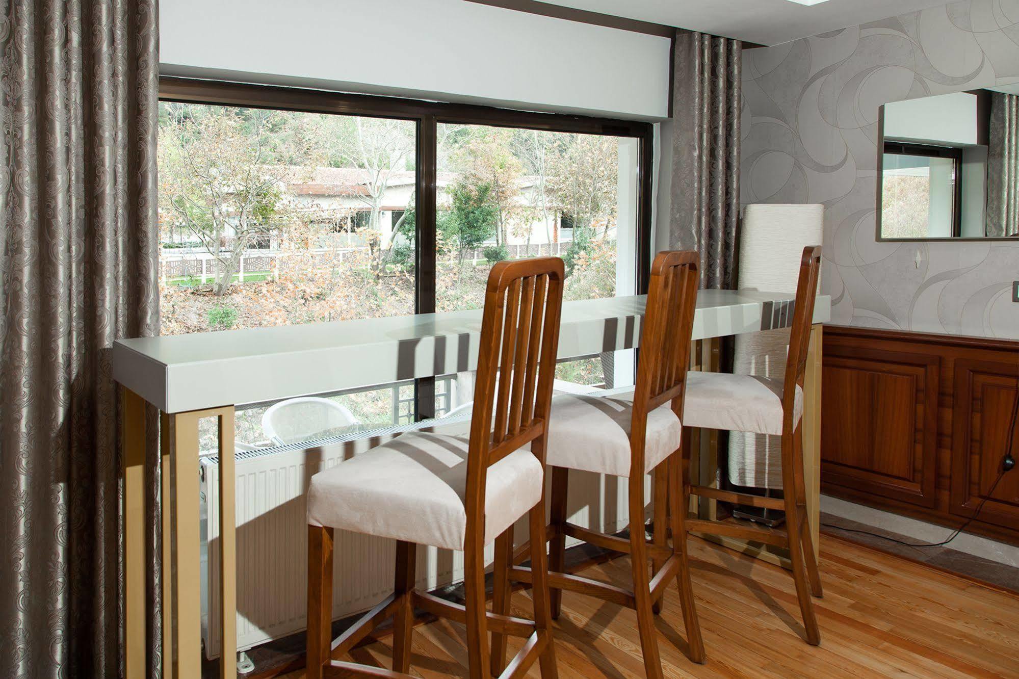 Spilos Hotel Manisa Exteriör bild