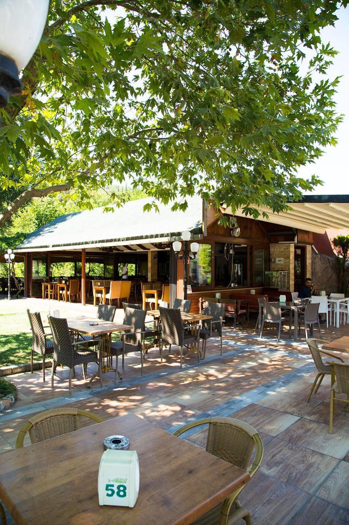 Spilos Hotel Manisa Exteriör bild