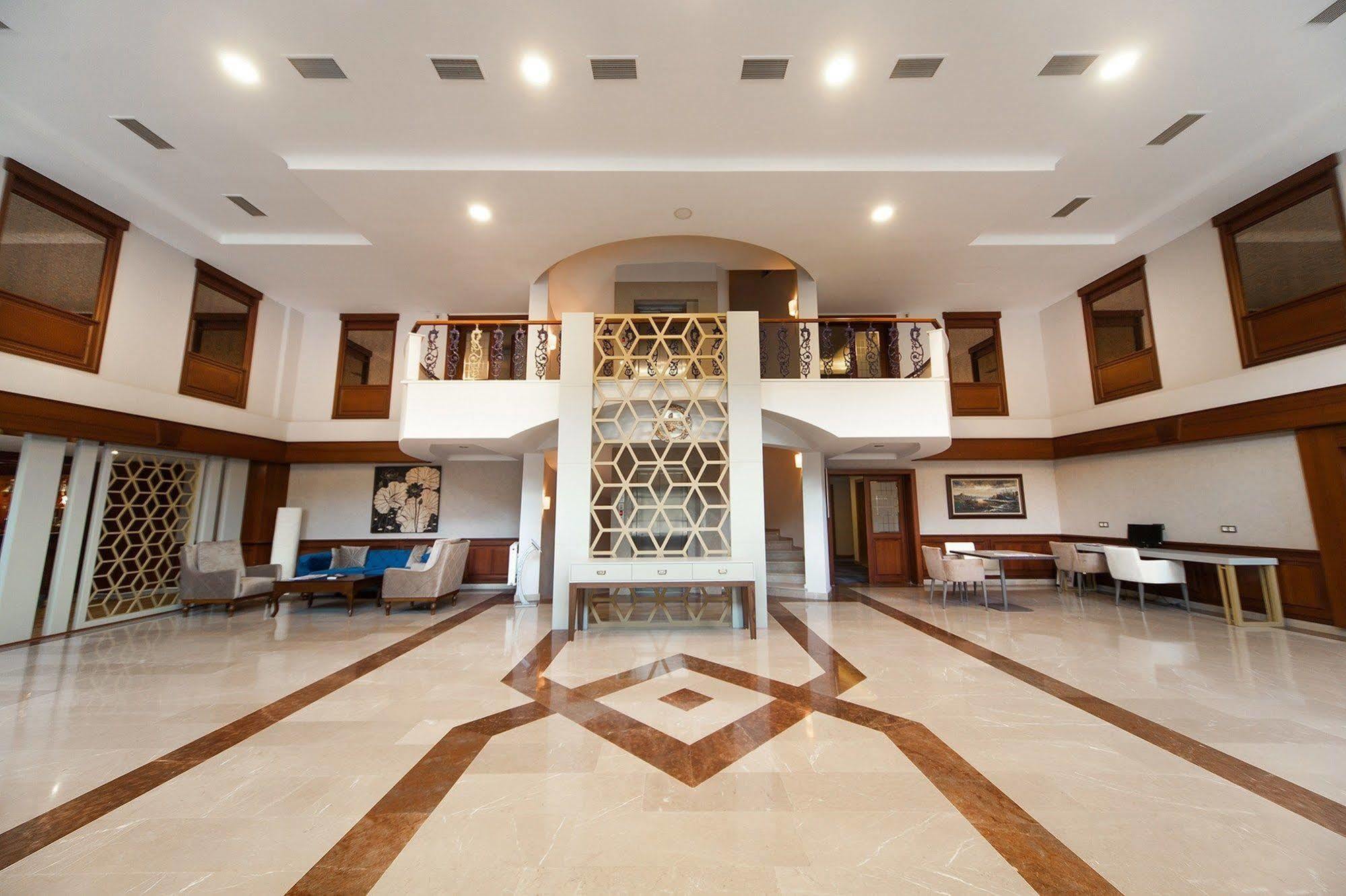 Spilos Hotel Manisa Exteriör bild